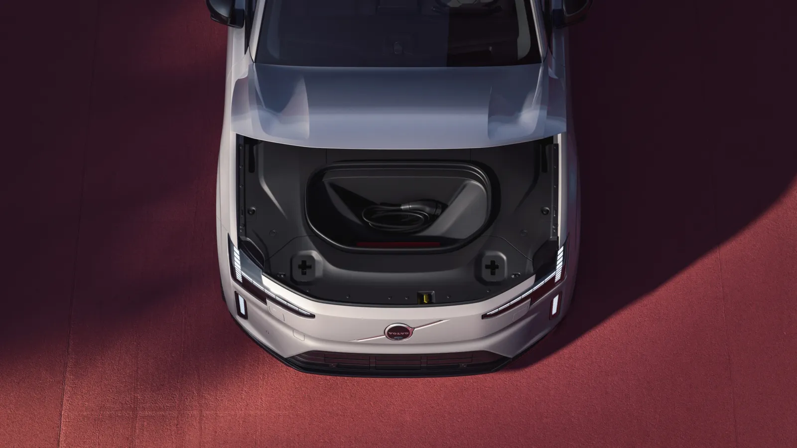 Volvo ES90 27 litrelik ön bagaj bölümü